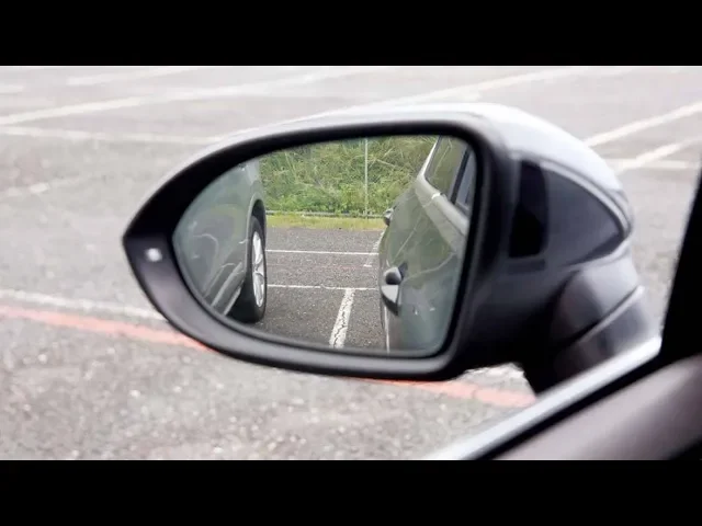 如何用後視鏡判斷和後車距離?這種情況後車距離你只有5米左右